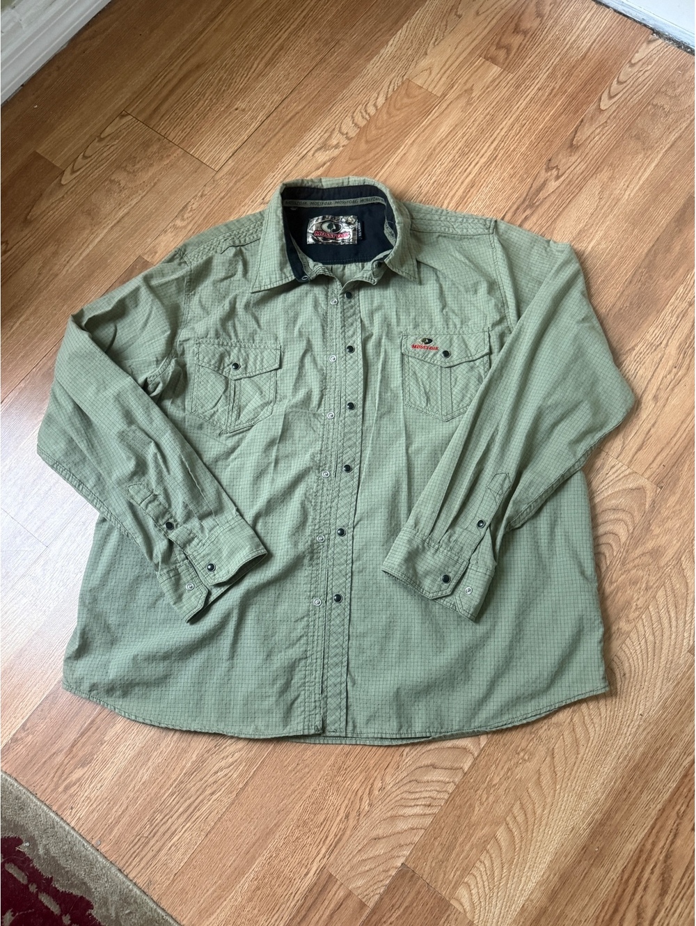 Mossy Oak Men's XX-Large Green Button-Up Shirt with Chest Pockets